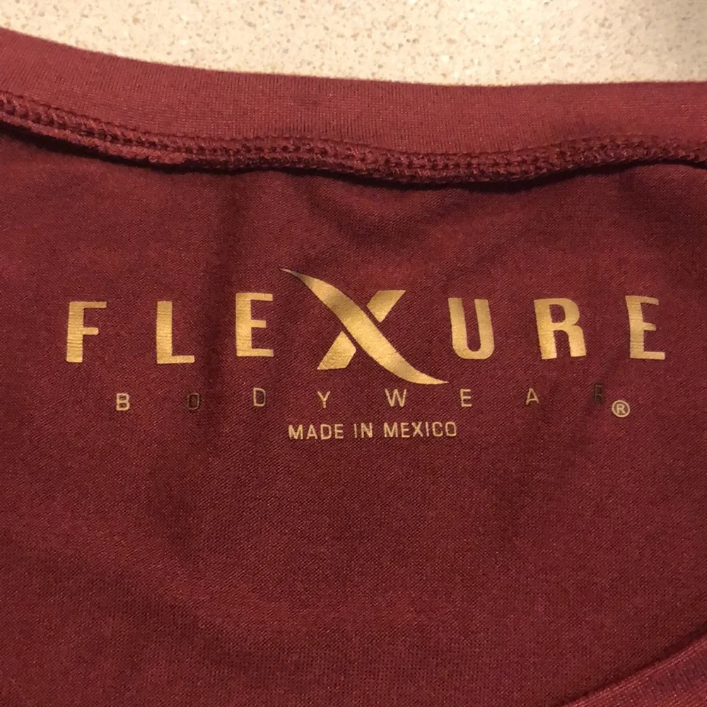 FLEXURE BODYWEAR CROP TOP BELIEVE IN YOURSELF PRINTED GRAPHIC MAROON SIZE LARGE